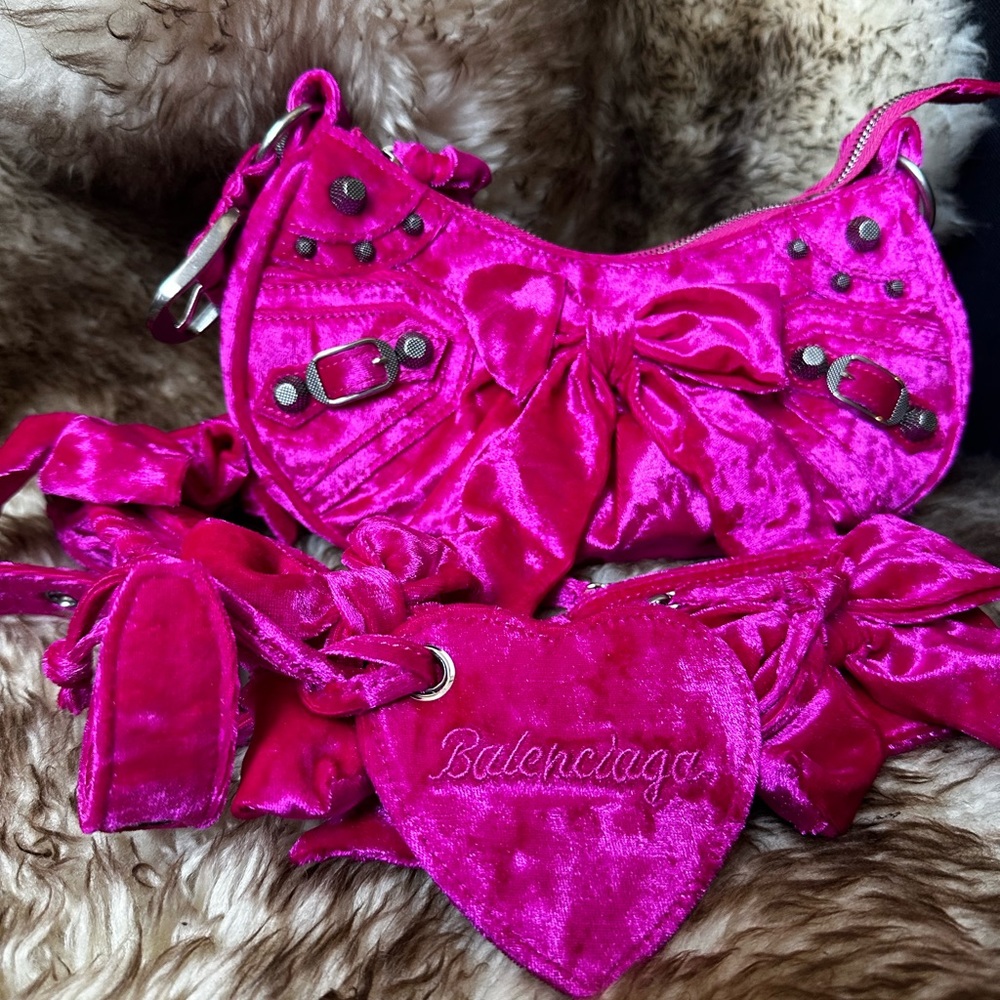 ESTATE SALE(BALENCIAGA CROSSBODY)